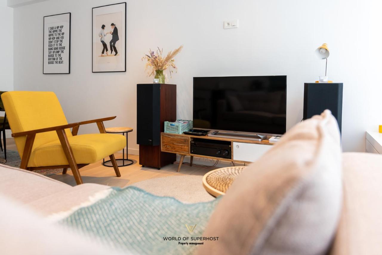 Rock & Roll Chic Near * Ostend